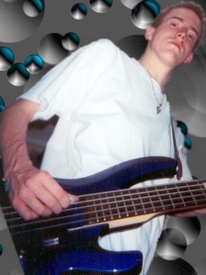 chrisart.jpg (66541 bytes)